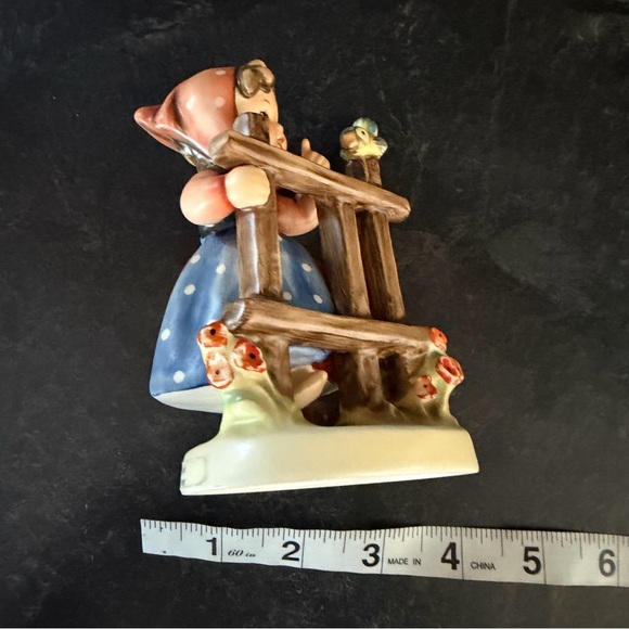 VINTAGE HUMMEL SIGNS OF SPRING #829 FIGURINE 5 inch box included - Picture 12 of 16